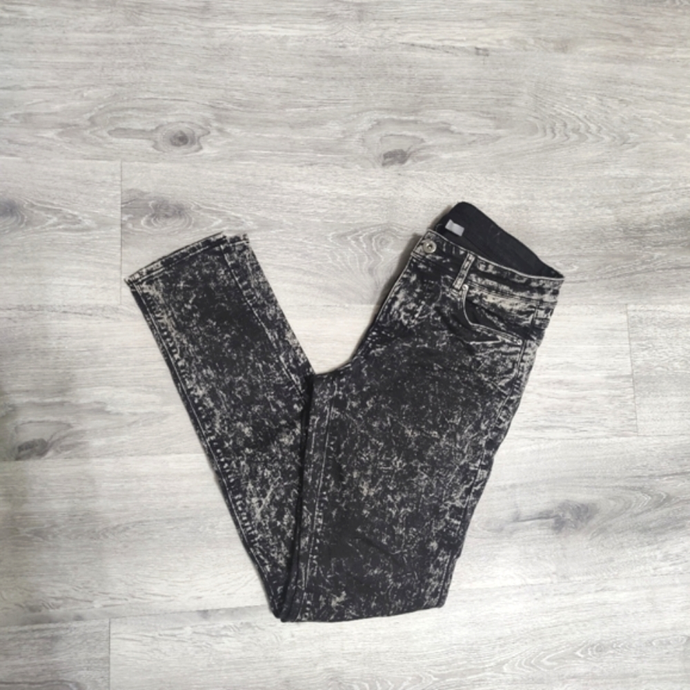 Nice H&M Divided Acid Wash Jeans Size 10